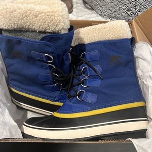 Size 7.5 Sorel Winter Carnival boot